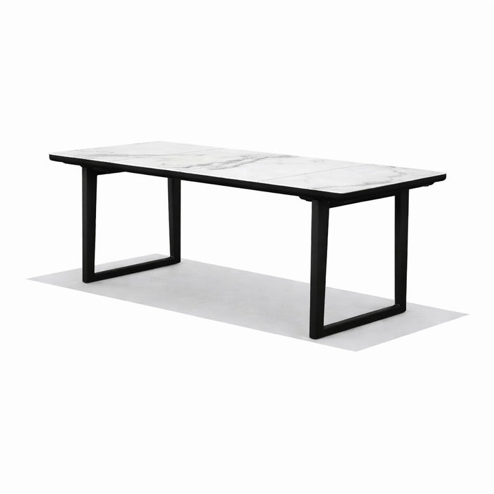 Bagel Black extendable Dining table with Ceramic Calacata Gold top