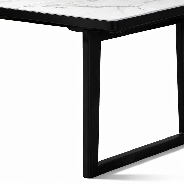 Bagel Black extendable Dining table with Ceramic Calacata Gold top