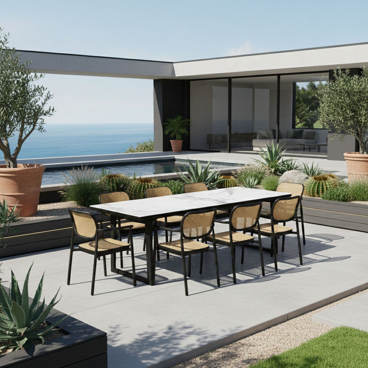 Bagel Black extendable Dining table with Ceramic Calacata Gold top