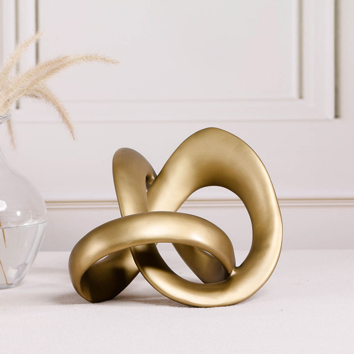 'Knot to be missed' Sculpture