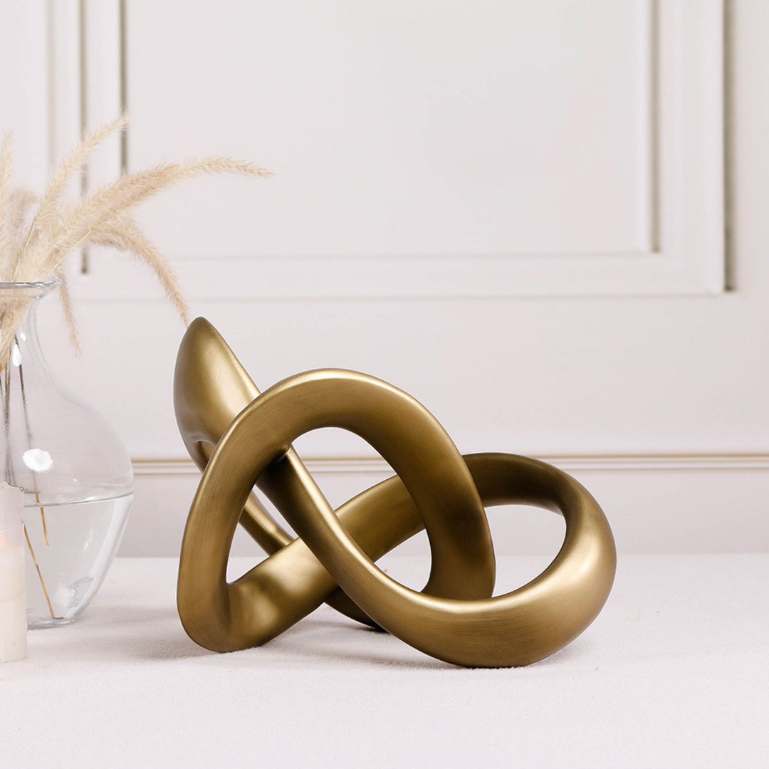 'Knot to be missed' Sculpture