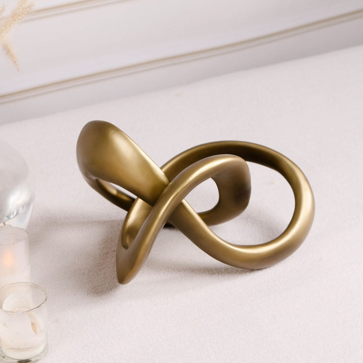'Knot to be missed' Sculpture